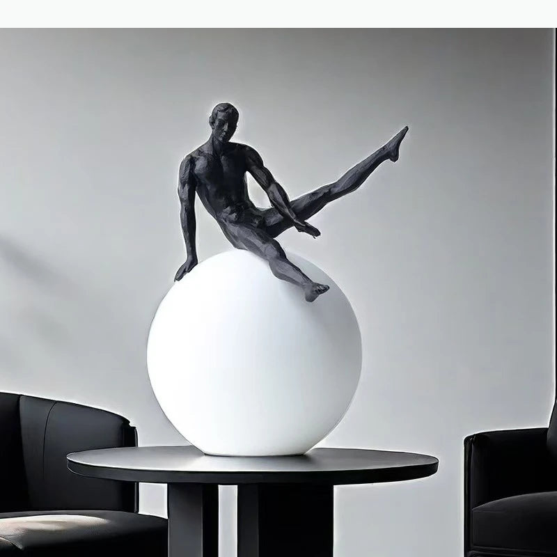 statuette humaine mouvement moderne minimaliste noir blanc rose texture organique deco chambre