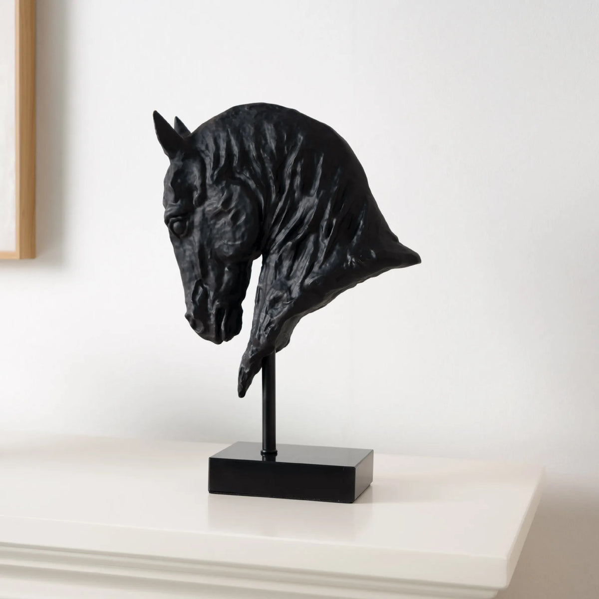 sculpture cheval noir texturée moderne décoration intérieure socle métal occasionnel événementiel festive