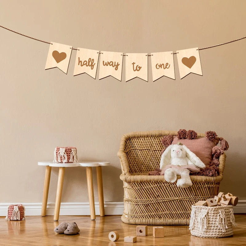 guirlande fanions bois texturé coeurs gravés natural clair clips minimaliste occasion fête anniversaire baptême