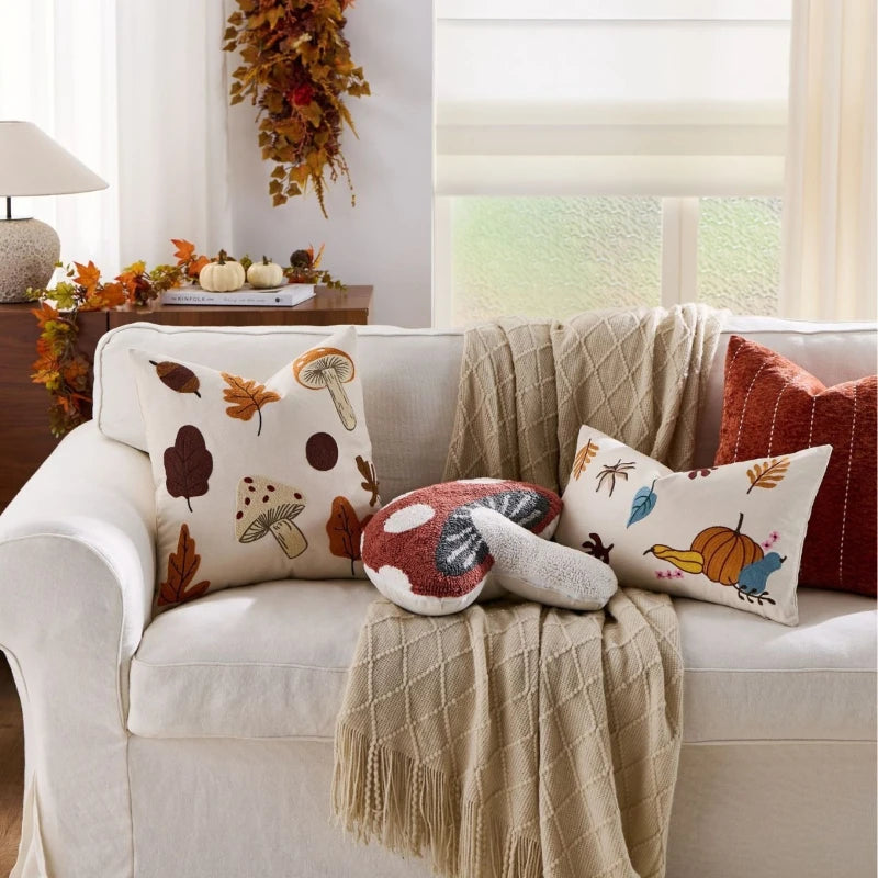 housse coussin décorative motif feuilles automne champignons moderne salon maison intérieur