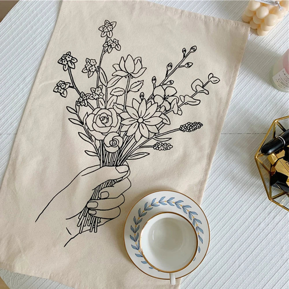 décoration murale tissu vintage rectangle motifs floraux tulipes nappe serviettes décoratives minimaliste