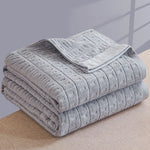 couverture coton bleu gris rose moderne plaid motifs carrés bordure texturée été hiver portable