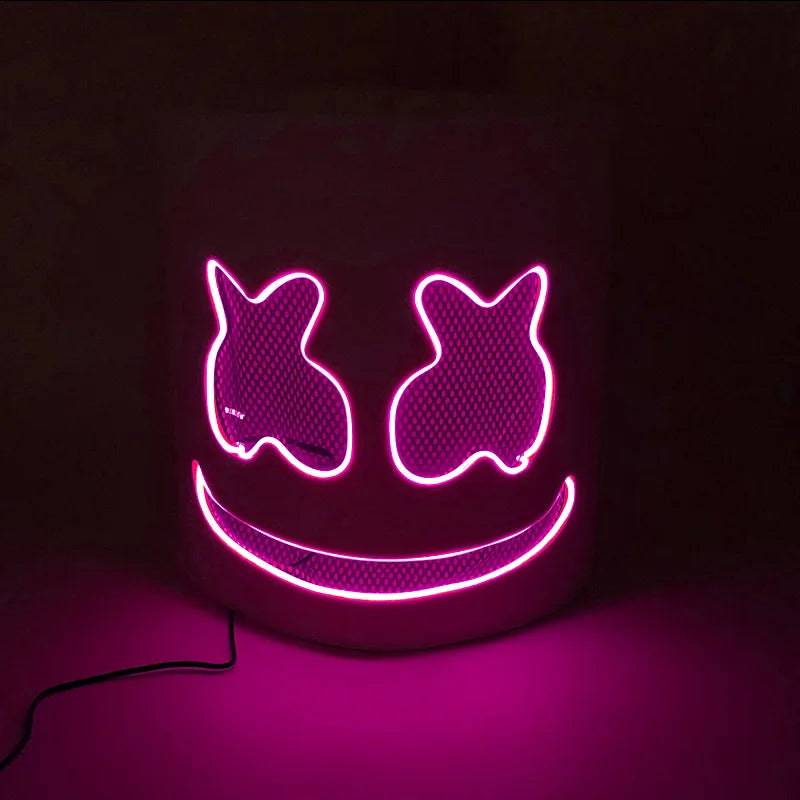masque lumineux cosplay marshmello blanc noir souriant oreilles lapin texturé moderne câble électrique