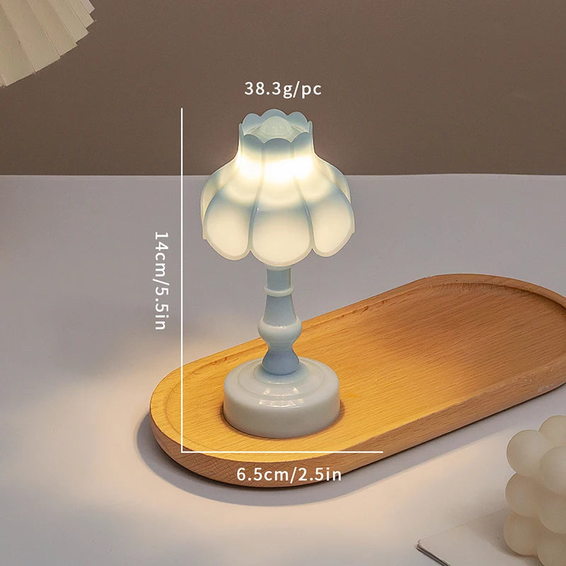 lampe table classique blanche rose plissée maison poupée accessoire miniature jouet enfant