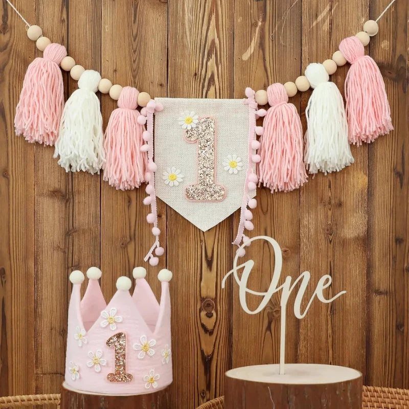 décorations anniversaire 1er anniversaire fille couronne guirlande rose fleurs numéro pompons chambre enfant