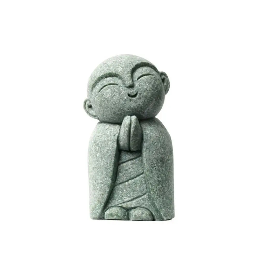 statuette bouddhiste vert clair granitée minimaliste sculptural durable extérieure intérieure ornement jardin porte bonheur