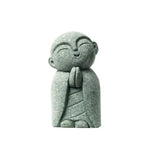 statuette bouddhiste vert clair granitée minimaliste sculptural durable extérieure intérieure ornement jardin porte bonheur