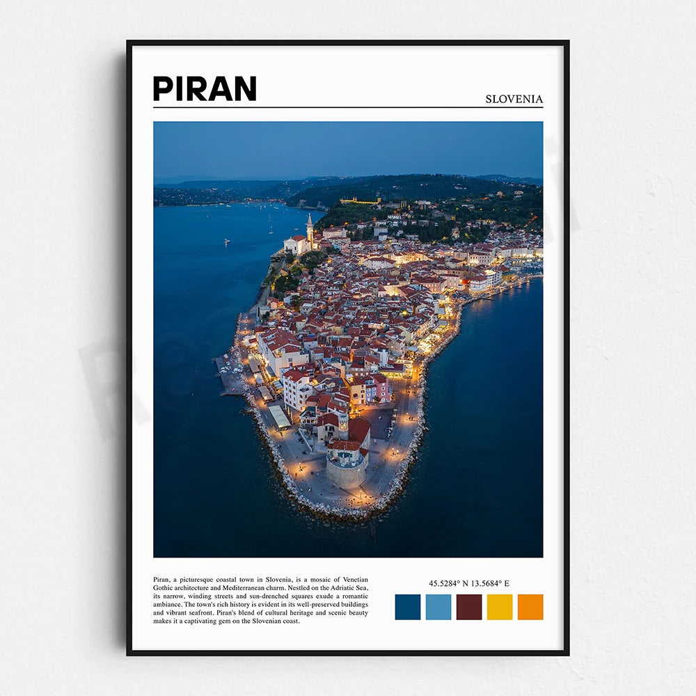 Vue aérienne de la ville côtière pittoresque de Piran en Slovénie, avec ses bâtiments de style vénitien gothique et méditerranéen niché sur la mer Adriatique.