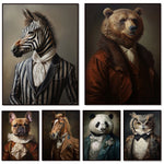 Une collection de portraits fascinants d'animaux anthropomorphisés habillés de façon élégante, évoquant une époque historique.