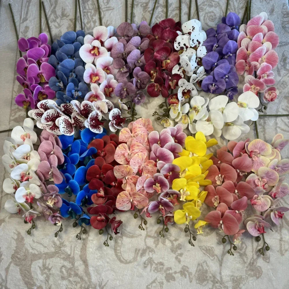 décoration intérieure orchidées artificielles violettes blanches roses bleues jaunes oranges modernes minimalistes