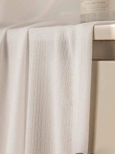 rideau voilage blanc cassé texturé semi transparent scandinave minimaliste bohème tringle métallique deco chambre