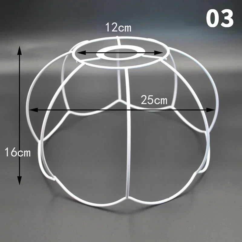 support lampe blanc grille métallique moderne cadre fer abat jour table décoration intérieur