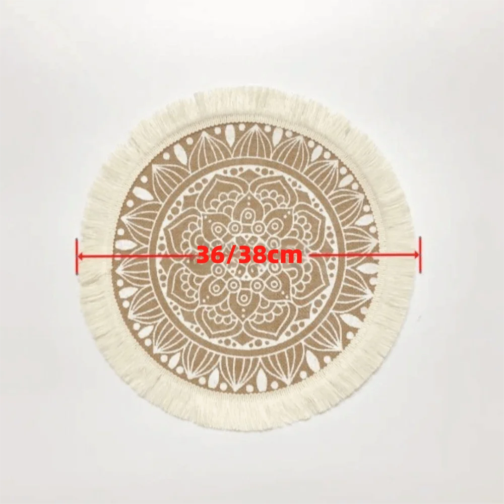 serviettes table boho chic beige noir motifs géométriques franges tissu lin opaques rondes