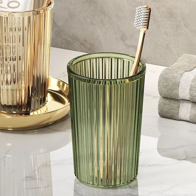 verres dents moderne transparents rayures verticales adhésifs élégants verte dorée grise brosse tube