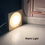 veilleuse led moderne base carrée bois naturel 10 cm câble usb interrupteur lumière blanche