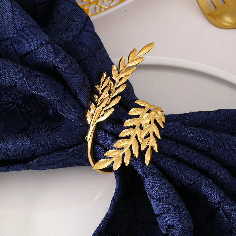 boucles serviette or argent feuilles stylisées anneau décoration table classique set festifs