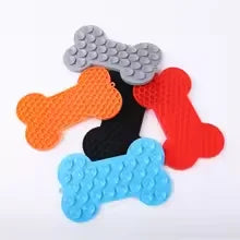 jouet animal hexagonal gris orange bleu noir rouge compartiments alimentation