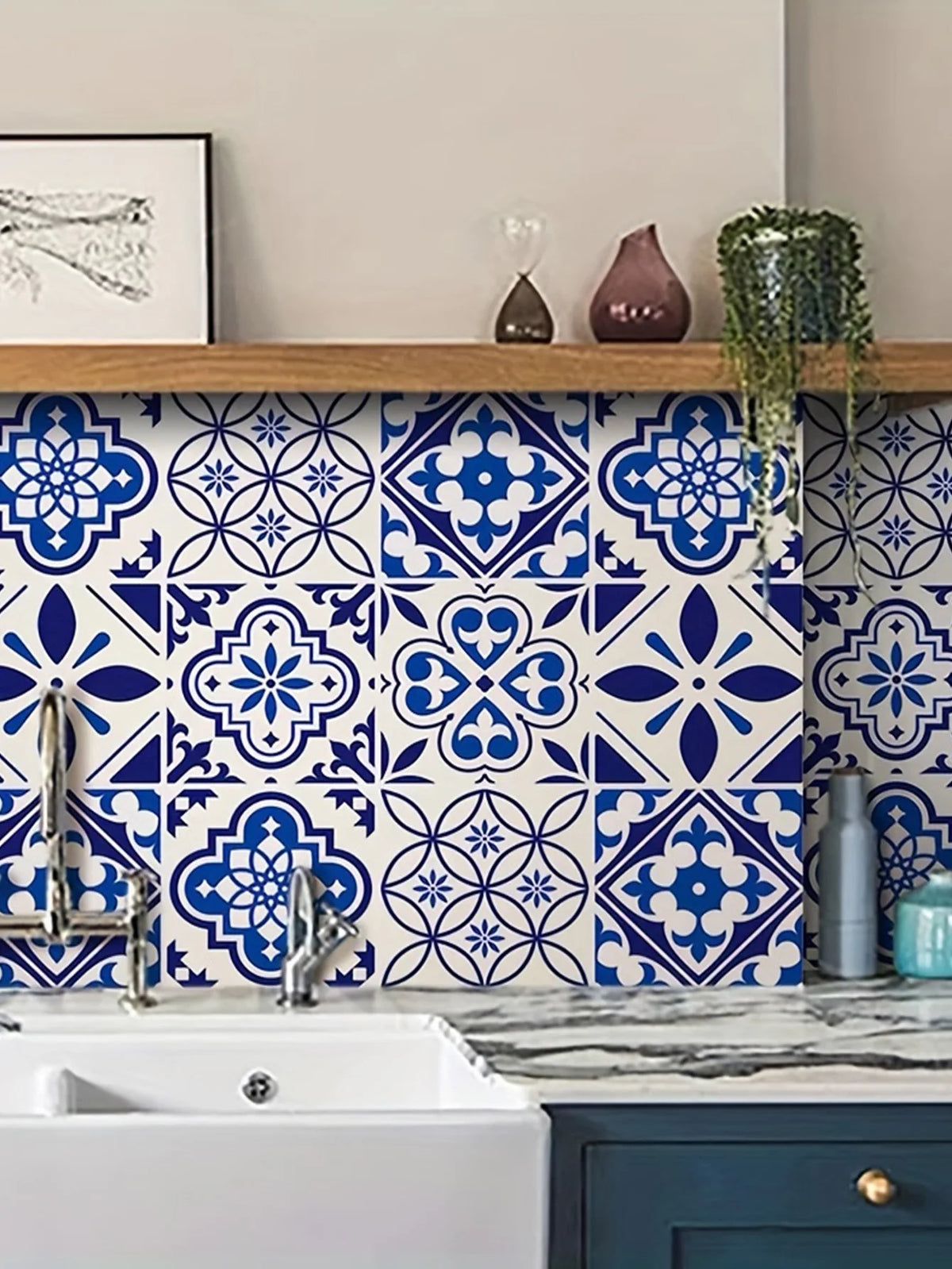 papier peint auto adhésif bleu blanc motifs géométriques ornements floraux carreaux décoratifs pvc artisanal