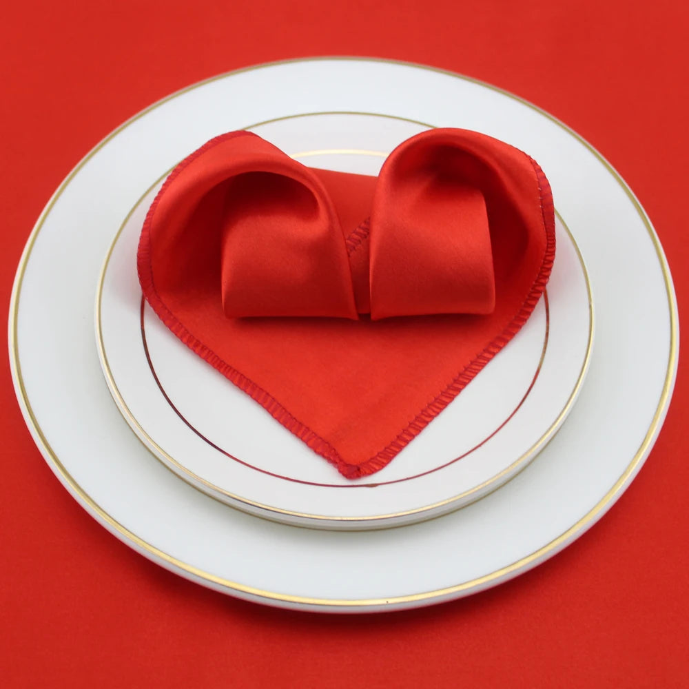 serviette table satin pliée forme coeur mariage décoration fête