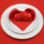 serviette table satin pliée forme coeur mariage décoration fête