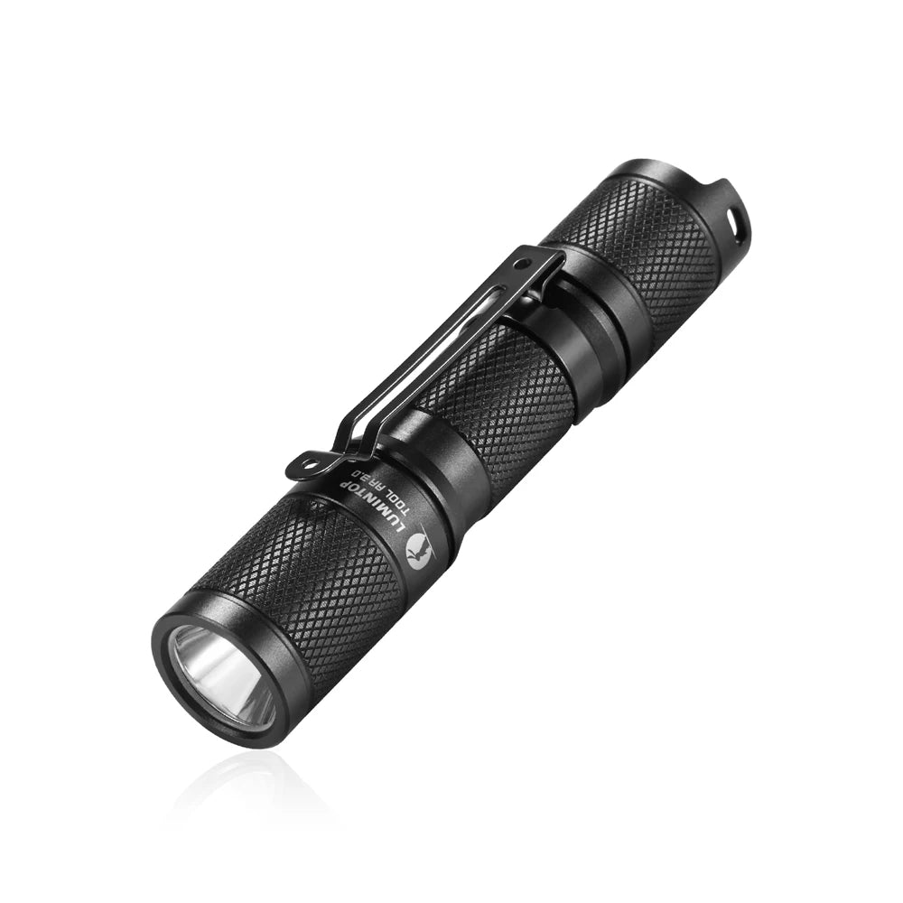lampe torche led noire texturée moderne clip 900 lumens batterie aaa modes chargeur multifonctionnel
