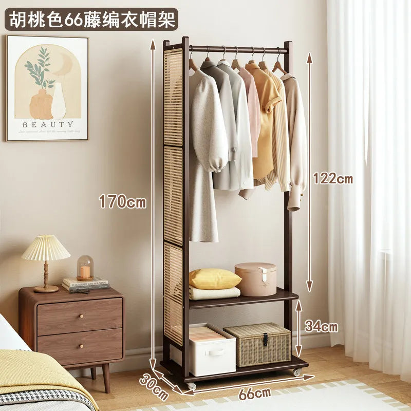 armoire vêtements mobile rotin marron clair 10 cintres boîtes rangement coussins entrée chambre moderne
