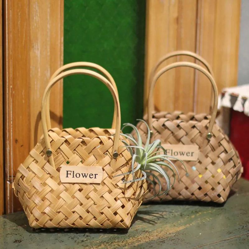 Détail du tissage artisanal du cachepot en bambou