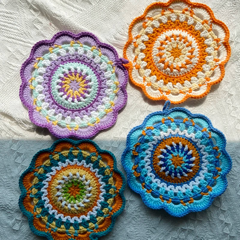 serviettes table crochet motif circulaire couleurs vives main d'oeuvre artisanale pastoral annuel arrière rouleau