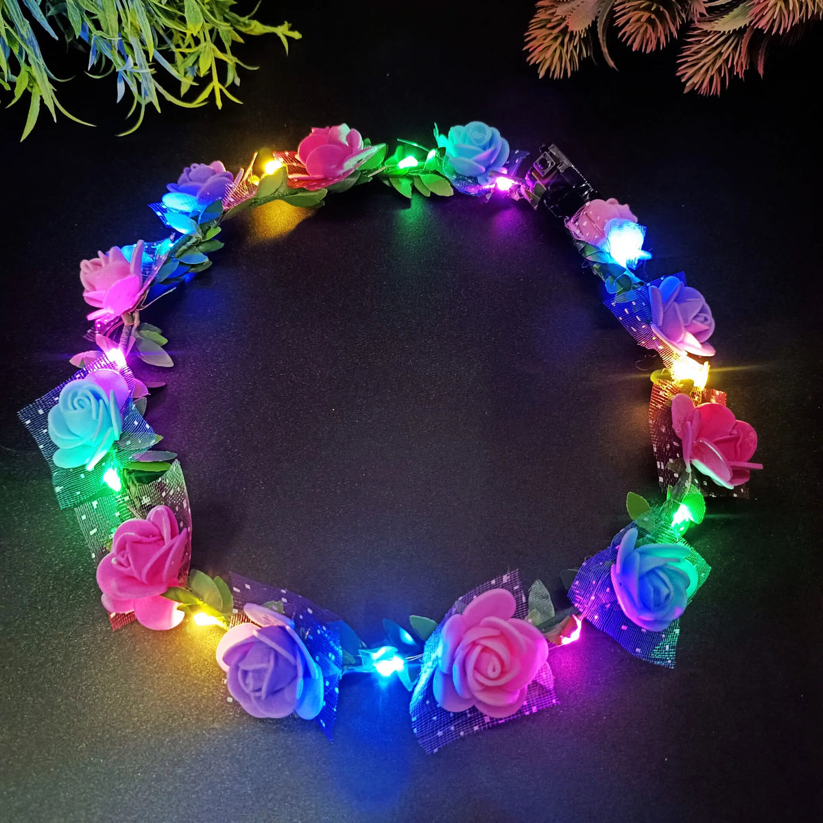 couronne fleurs lumineuse rose blanche violet occasion fête anniversaire mariage romantique festive