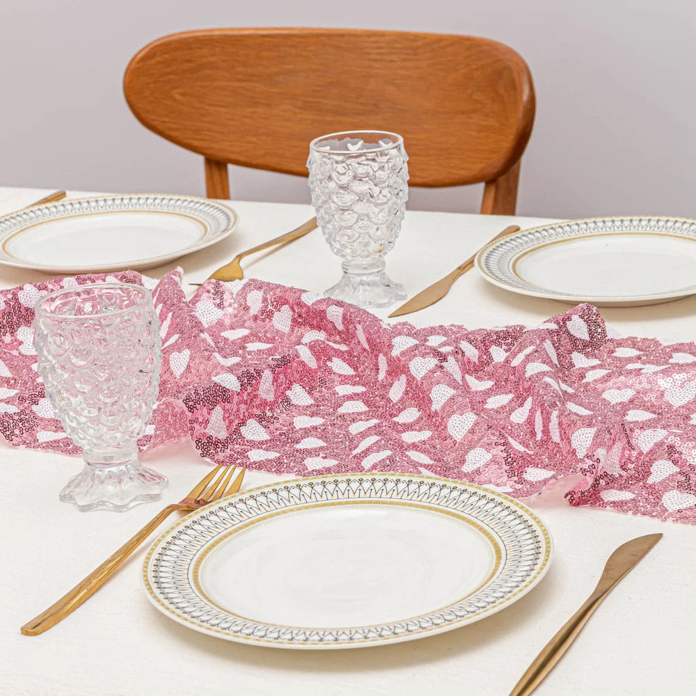 table table rose paillettes motifs cœurs décorative festive anniversaire mariage saint valentin