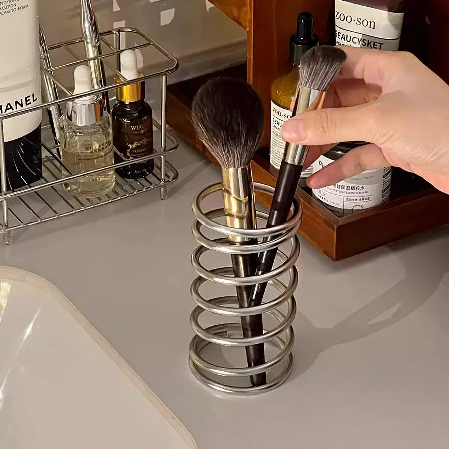 accessoires salle bain moderne noir blanc rangement cosmétiques support mural brosse dents gel douche