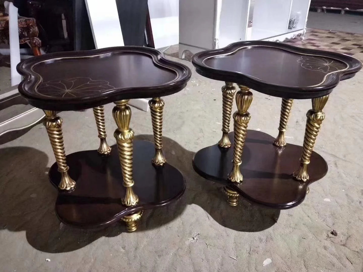 table basse bois clair baroque sculptée ornements dorés