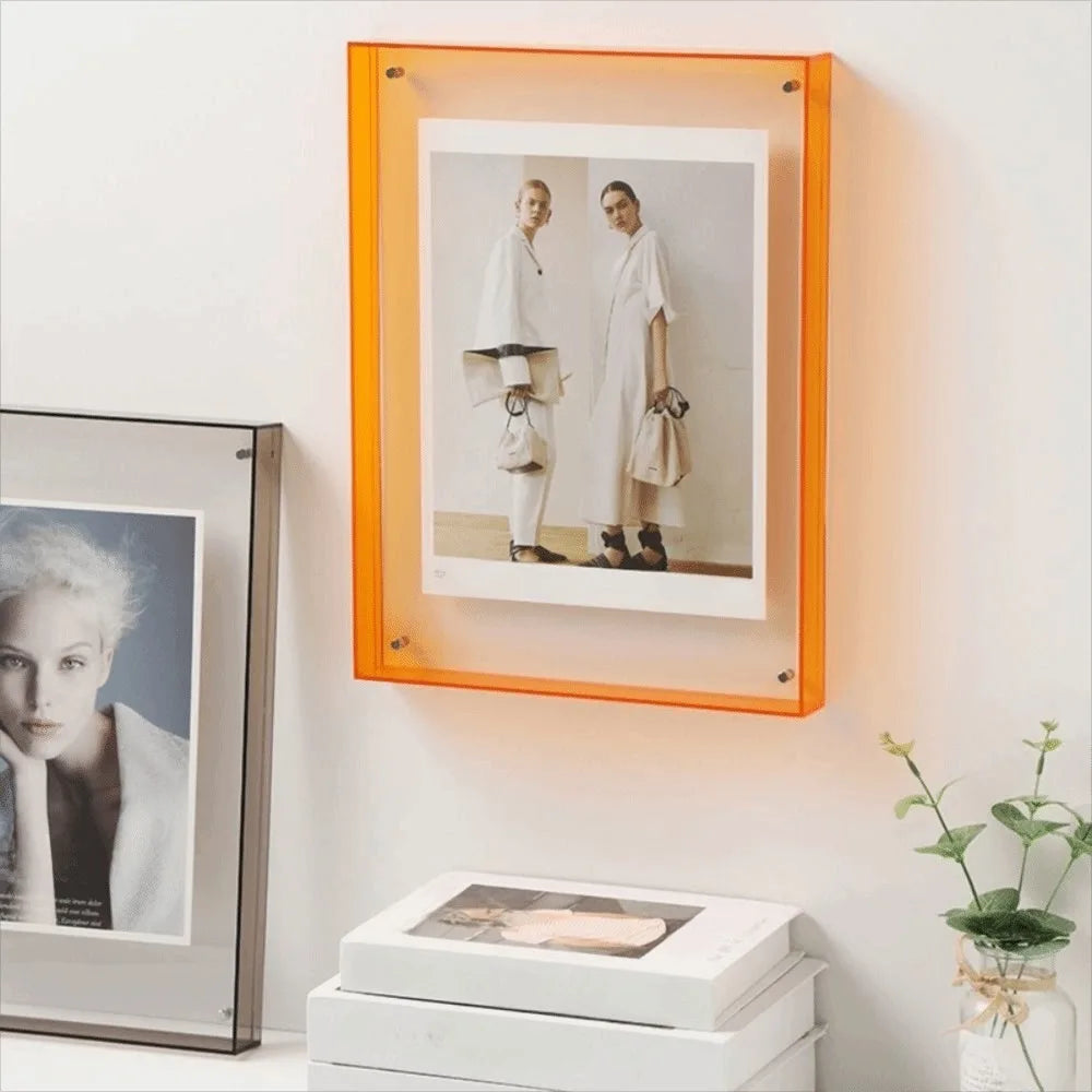 cadre photo mural moderne transparent jaune orange gris vert bleu rose suspension vis fixe