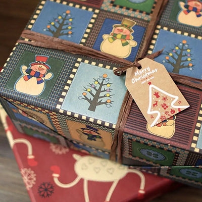 Étiquettes de Noël en papier kraft multicolores
