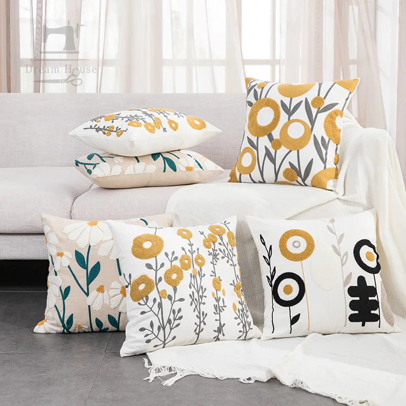 coussin décoratif moderne motif floral brodé beige jaune gris noir siège maison 30x50cm