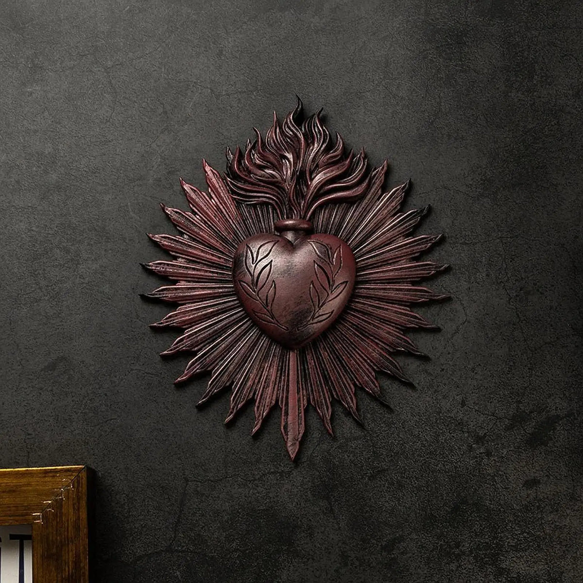sculpture murale cœur relief feuilles bronze noir artisanal gothique décoration intérieure ornement religieux farmhouse