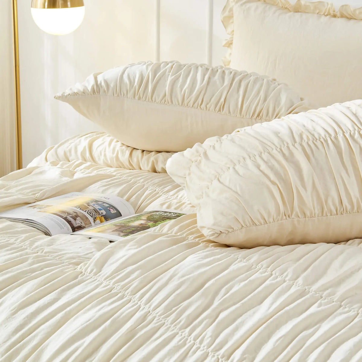 ensemble linge lit bohème crème texturé plis bord festonné couette taies oreiller romantique chambre