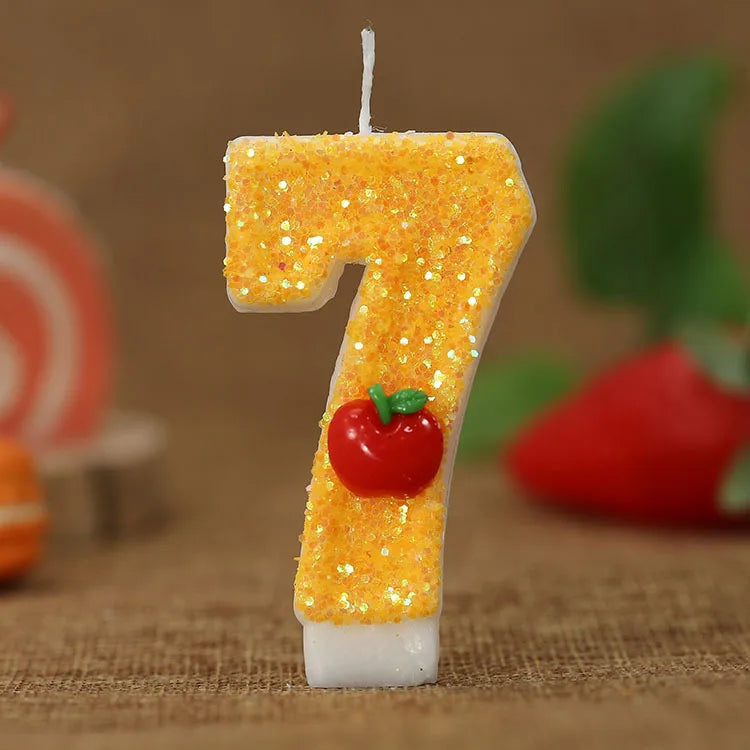 bougies numeriques jaune paillette pomme rouge anniversaire decoratif thème feuille verte paillettes dorées tringle