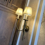 applique murale deux bras bronze doré abat jour plissé classique éclairage chambre entrée lumière