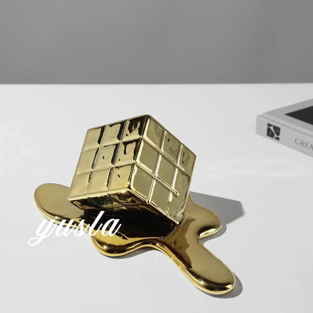 décoration intérieure moderne rubik's cube argent or transparent carreaux clips