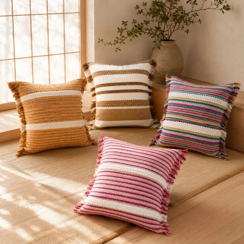 housse coussin carrée multicolore rayures boho chic franges pompons décorative intérieur voiture polyester 45x45cm