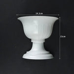 vase mural porcelaine blanc semi circulaire classique arrangement floral