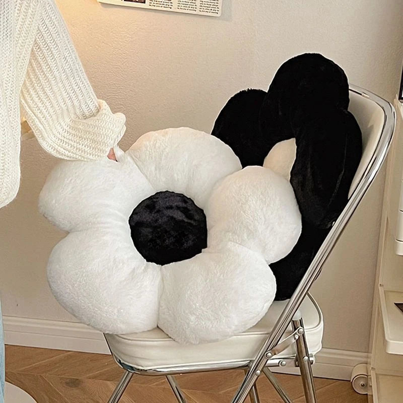 coussin fleuri doux blanc noir pelucheux moderne décoration canapé siège chambre lit