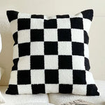 coussin moderne carré brodé motif géométrique noir blanc amovible lavable mousse mémoire forme 45x45cm