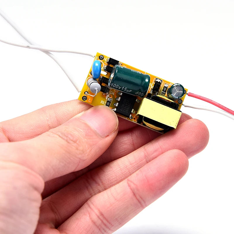adaptateur led alimentation courant constant diy vis electronique moderne circuits imprimés composants