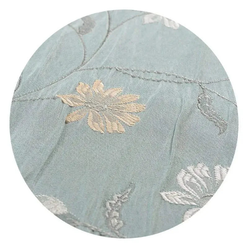 rideau bleu clair motif fleurs dorées classique occultant salon chambre fenêtre maison luxe