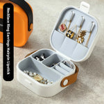 boîte rangement bijoux portable haute capacité simili cuir blanc marron silicone lavable moderne compact
