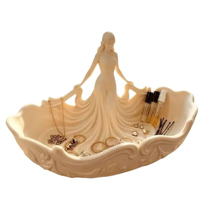 bol décoratif blanc robe mariée détails floraux classique romantique bijoux élégants