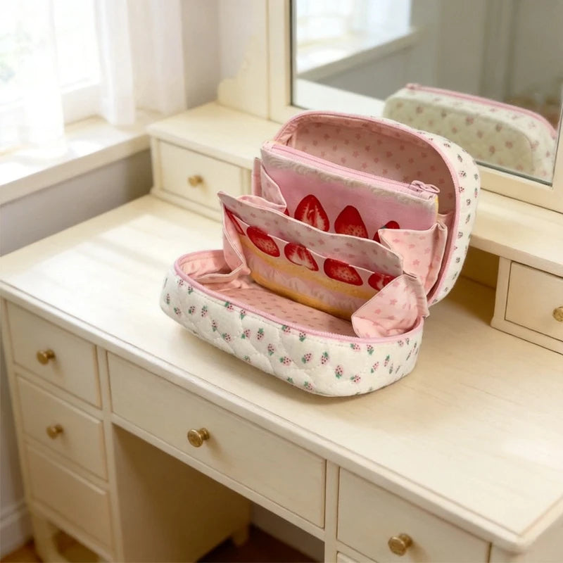 sac rangement triple pliable motif fraises fleurs blanches toile polyester réutilisable compartiments mesh opaque