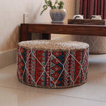 Coussin rond rouge pour décoration de salon